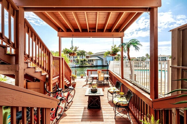 Building Photo - 149 Durango Rd