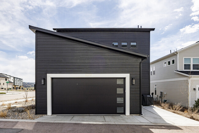 Building Photo - 6607 Purple Poppy Ln