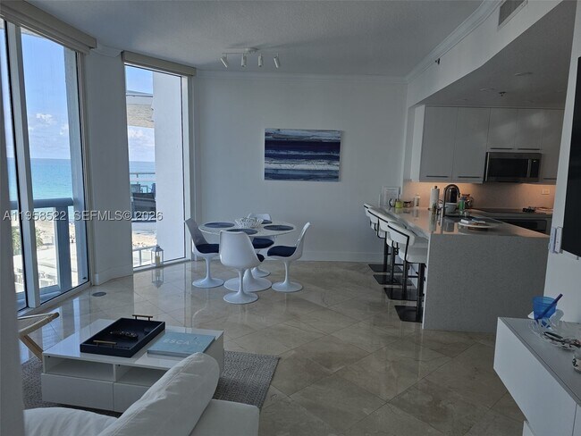 Building Photo - 6515 Collins Ave
