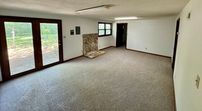 Building Photo - 4 Bed, 3 Bath home on West Side of Manhattan Near CiCo Park!