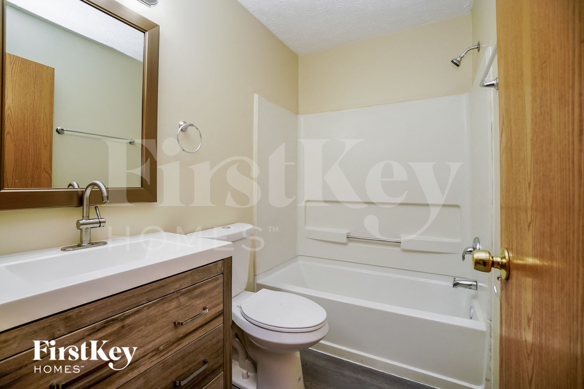 Building Photo - 3953 Highland Bluff Dr