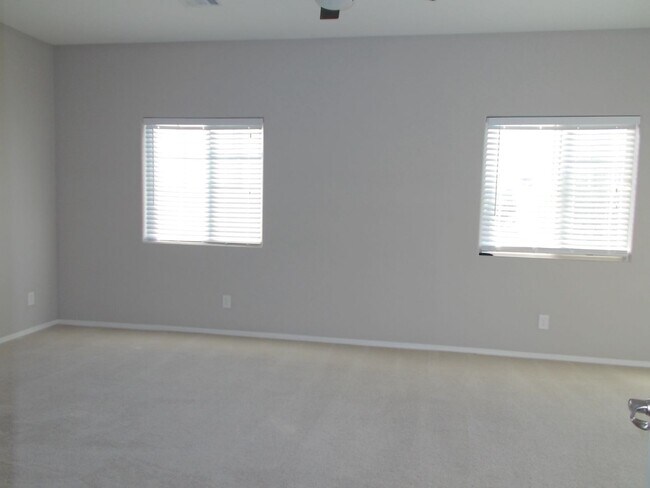 Building Photo - Spacious 3-Bed, 2-Bath Home in Prime Las Vegas Location