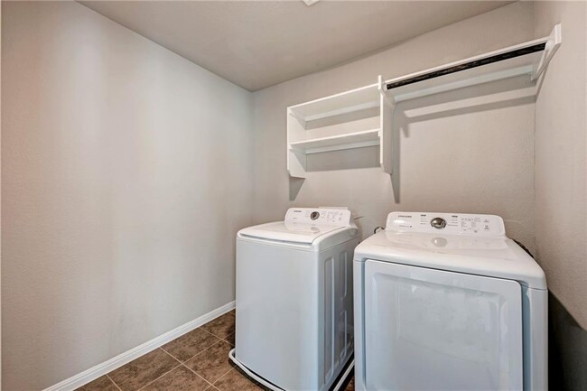 Building Photo - 107 Buckthorn Dr
