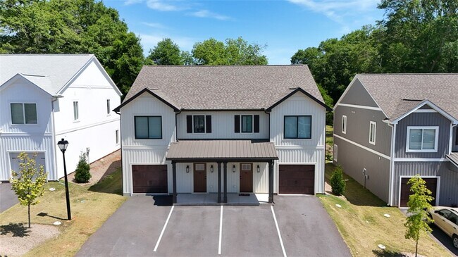 Building Photo - 506 Tarrant St