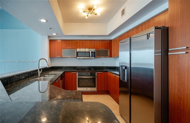 Building Photo - 15051 Royal Oaks Ln