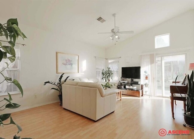 Building Photo - 9425 Lanneau Ct