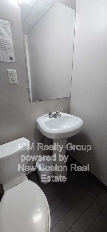 Building Photo - 5 Union Ave