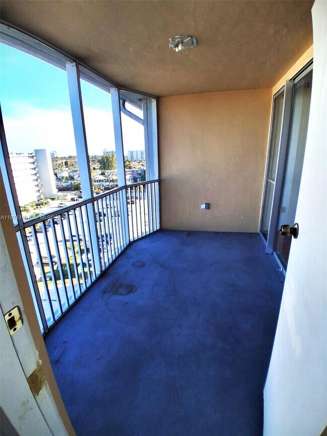 Building Photo - 1770 NE 191st St