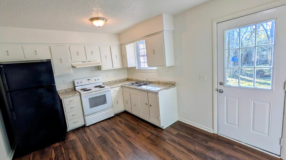 Building Photo - 2751 Park Dale Dr