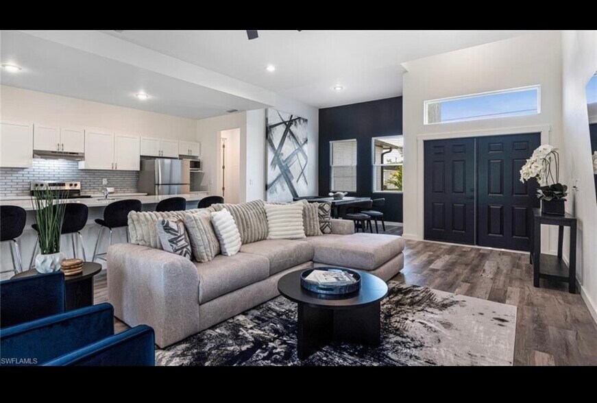 Primary Photo - 417 NW 3rd Ln