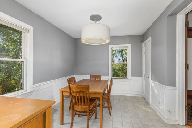 Building Photo - Great Heritage Hill Apartment for Rent