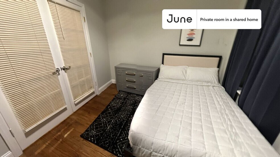 Building Photo - Room in Shared 4 bed/1 bath home