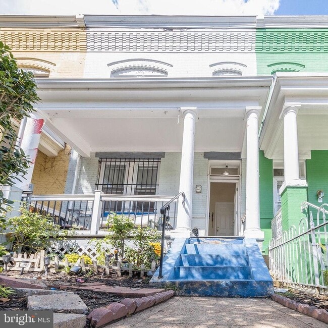 Building Photo - 1388 E St NE