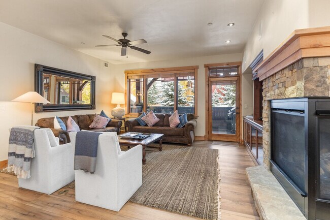 Building Photo - 2900 Blackhawk Ct