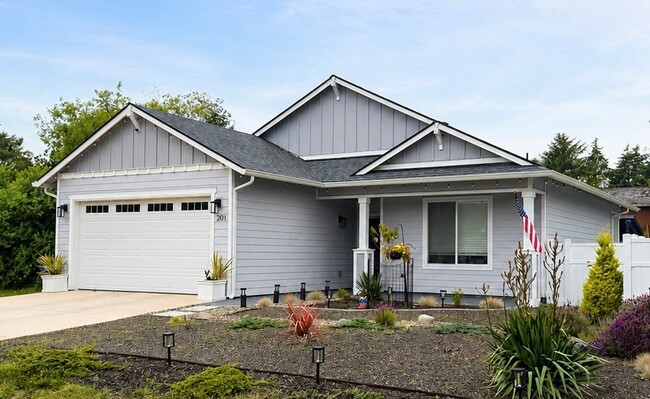 Building Photo - 201 S Narwhal Loop SW