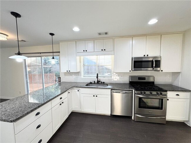 Building Photo - 11865 Carriage Park Ln