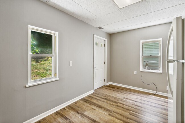 Building Photo - 1231 Adon St