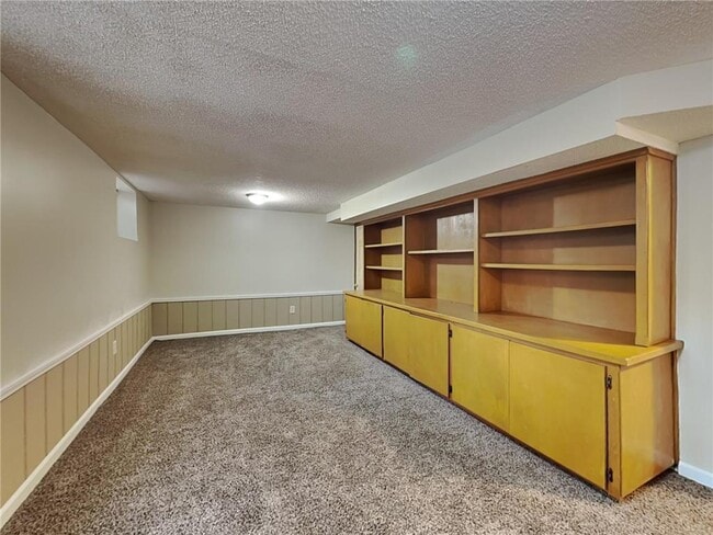 Building Photo - 3405 Ensign Ave N