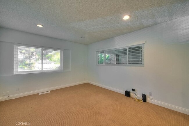 Building Photo - 16612 Park Ln Cir