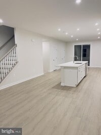 Building Photo - 24158 Thurso Sq