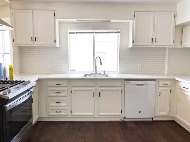 Building Photo - Vallejo's Heritage District