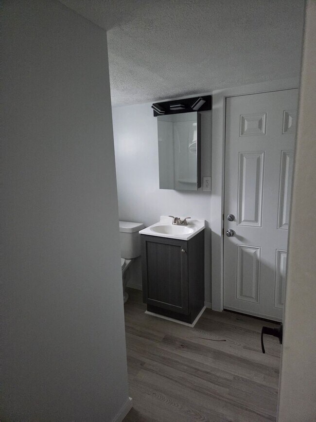 Building Photo - 547 E Union St