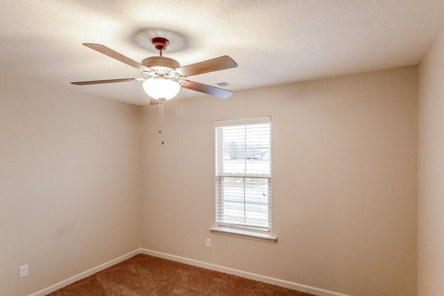 Building Photo - 9500 Eckley Pl