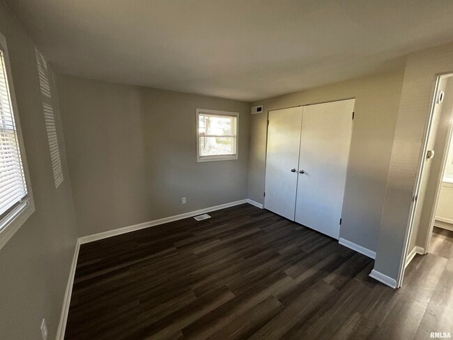 Building Photo - 2819 W Westport Rd