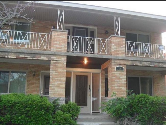Building Photo - 2402 W North Bend Rd