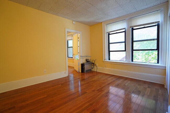 Building Photo - 1455 Beacon St