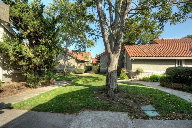 Building Photo - Beautiful Remodeled Home w/Attached 2 Car ...