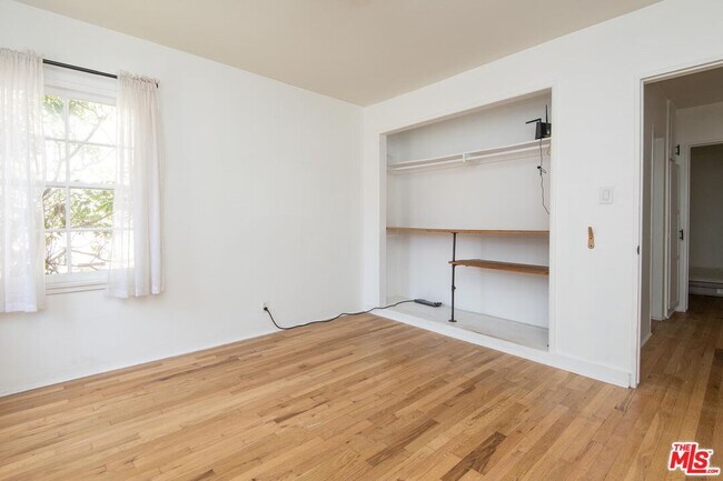 Building Photo - 1133 26th St