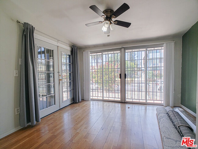 Building Photo - 336 S Wilton Pl
