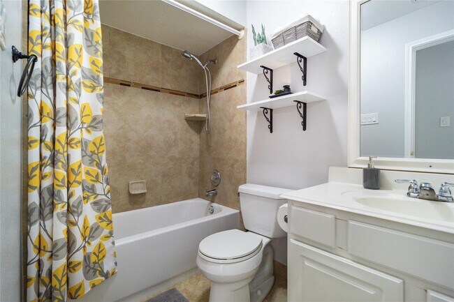 Building Photo - 13414 Creek Springs Dr