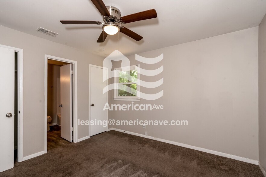 Building Photo - 265 Christopher Cir