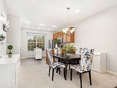 Building Photo - Stylish & Move-In Ready Home in Prime Aurora Location