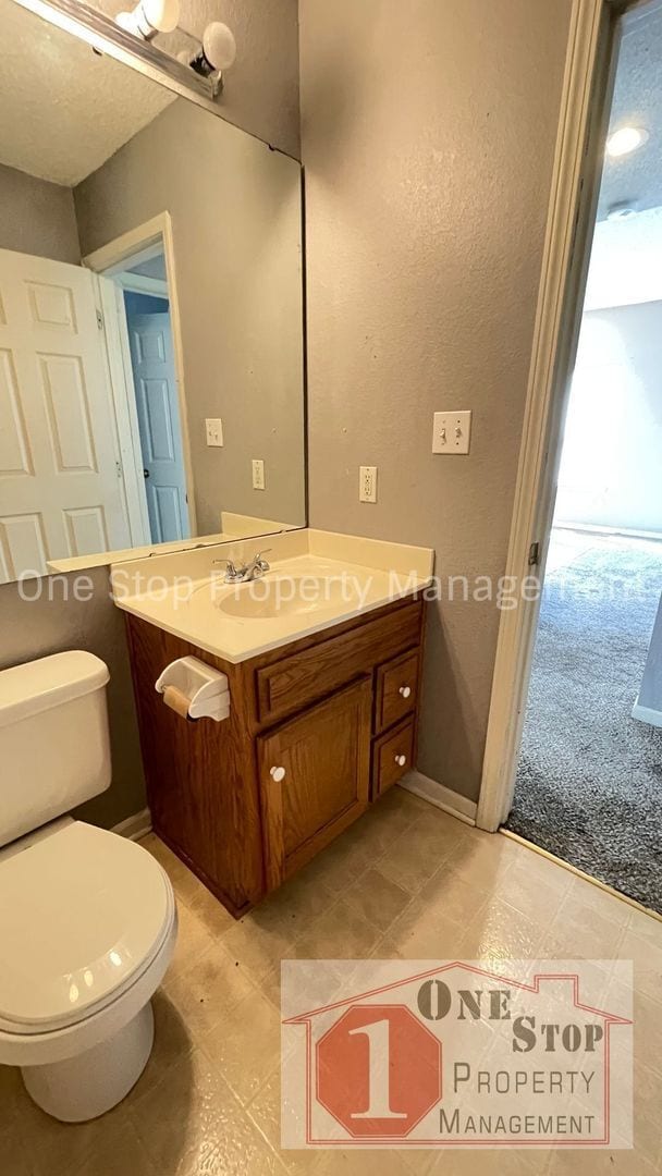 Building Photo - Charming 2 Bedroom TownHouse in Independen...