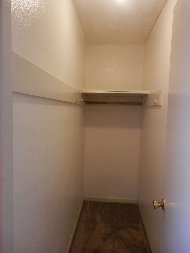 Building Photo - 207 Highview Ave