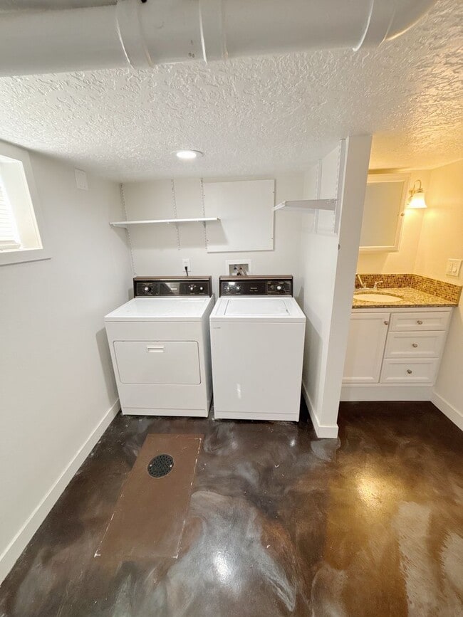 Building Photo - Charming 3 Bed, 2 Bath Home in Pocatello!