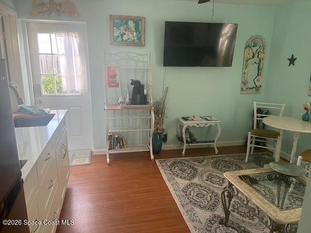 Building Photo - 2025 Date Palm Ave