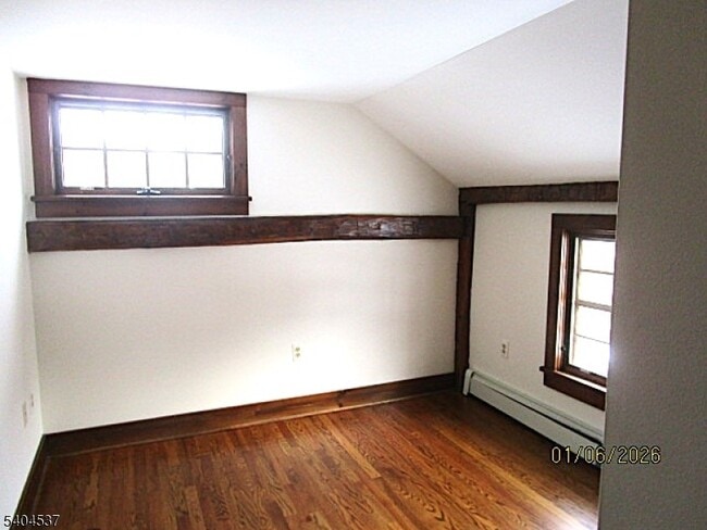 Building Photo - 955 Fairview Lake Rd