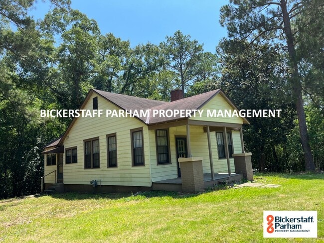 Building Photo - Located On Forrest Road!!