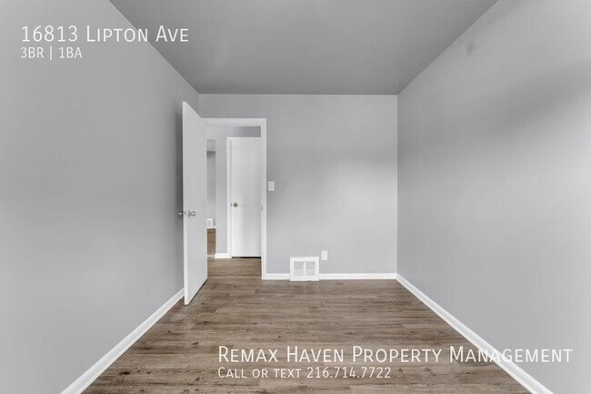 Building Photo - 16813 Lipton Ave, Cleveland - Charming 3 B...