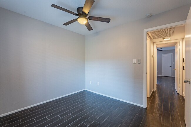Building Photo - Two Bedrooms in Old Town Scottsdale - Available November 5, 2025!