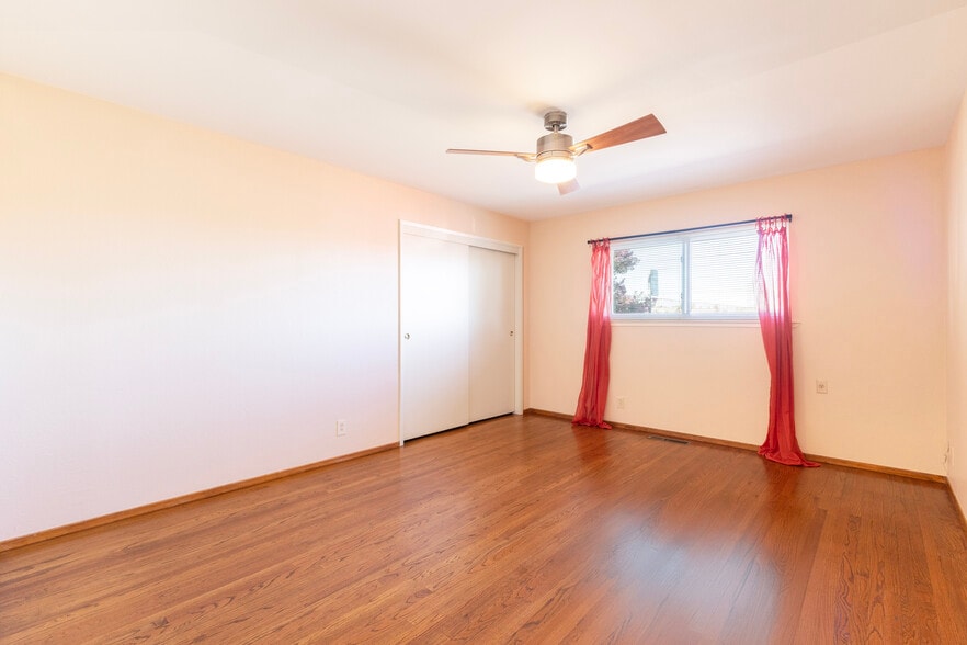Building Photo - 6900 McQuillan Cir