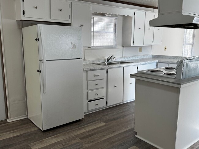 Building Photo - Three Bedroom Single Wide Home in Troutman