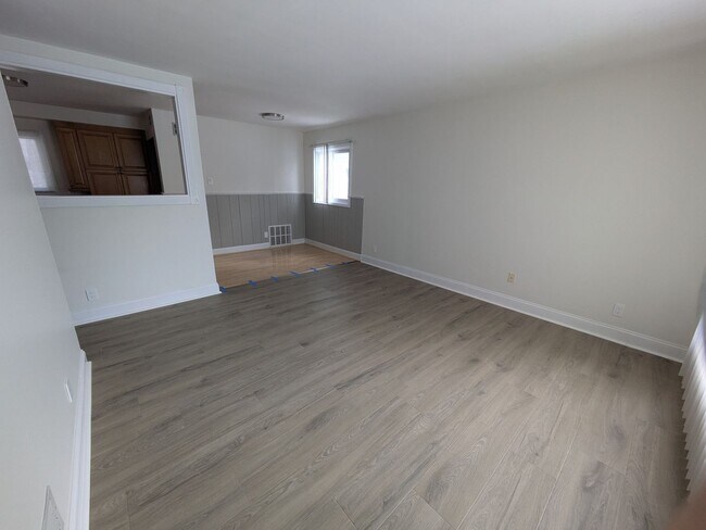 Building Photo - Beautiful Ranch in Prime Clarkston Location