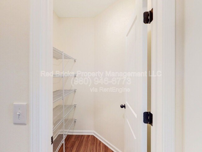 Building Photo - 17712 Summers Walk Blvd