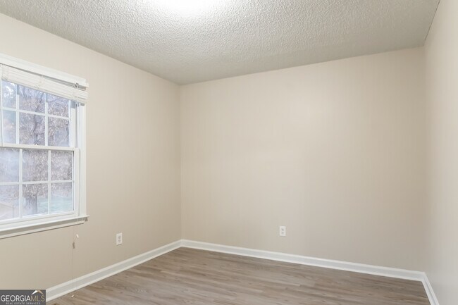 Building Photo - 64 Willow Bend Dr NW