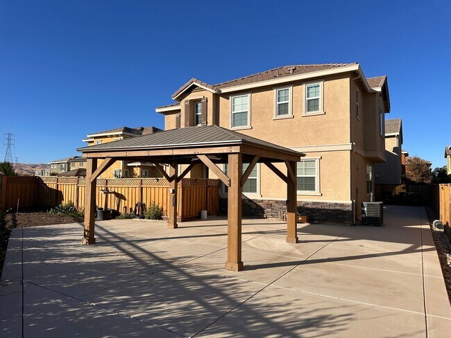 Building Photo - $500.00 off first full months rent